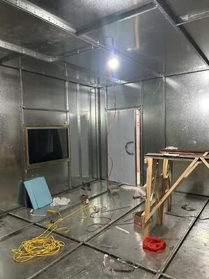 Un buen precio. Sala de blindaje de RF con eficacia de blindaje de 100 dB, tamaño de habitación personalizable y filtro RC con impedancia de 50 Ohm para protección EMI en línea